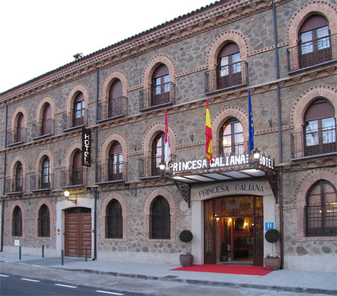 Vista de la fachada del hotel
